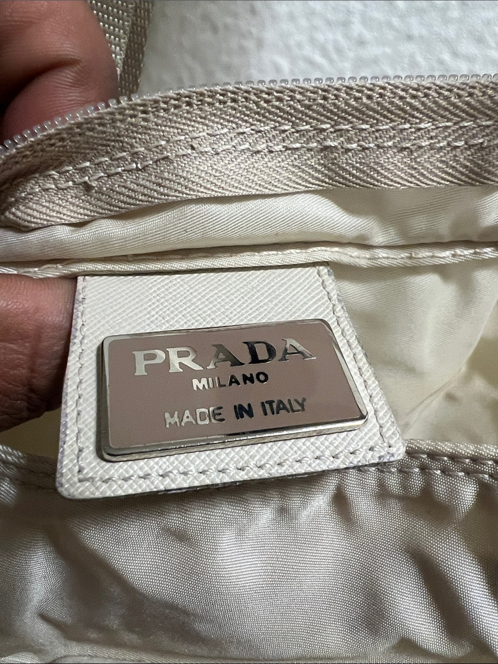 Men Bags Subcategory Identification - Picture 5 of 8